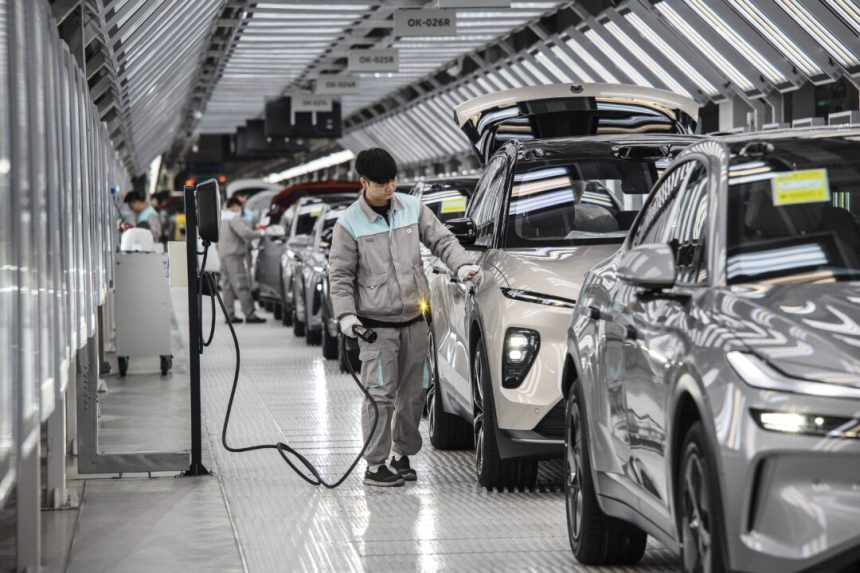 china’s-economic-crisis-deepens,-social-risks-grow-amid-mass-layoffs,-bankruptcies