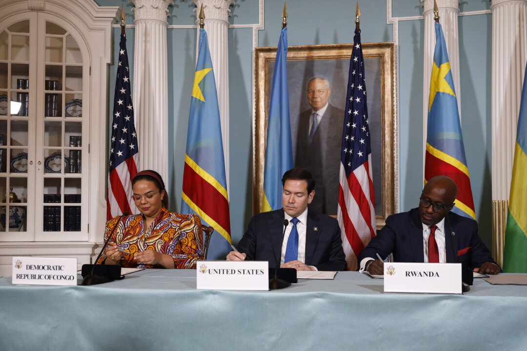 rwanda,-dr-congo-sign-us-brokered-peace-agreement-in-washington rwanda,-dr-congo-sign-us-brokered-peace-agreement-in-washington