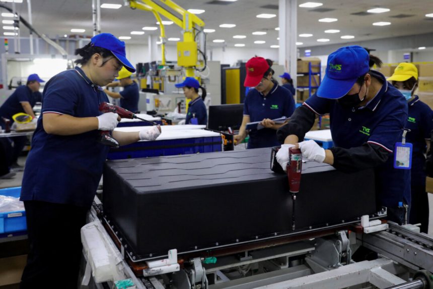 china’s-industrial-profit-plunged-in-may-amid-weak-demand,-us-tariffs