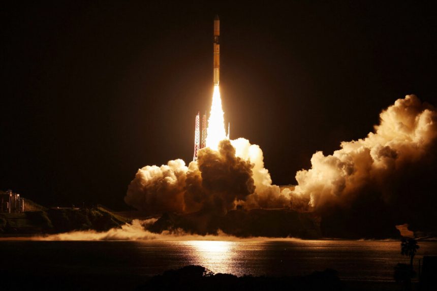 day-in-photos:-rocket-launch,-national-paddy-day,-and-fifa-club-world-2025