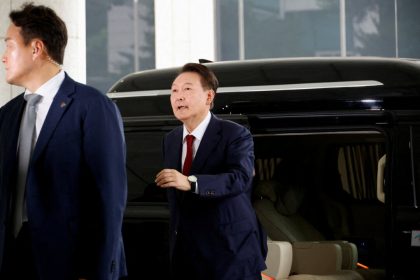 south-korea’s-former-president-yoon-defies-summons-in-martial-law-probe