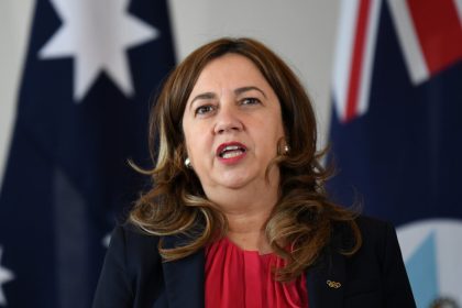 former-queensland-premier-concedes-large-scale-‘green-hydrogen’-not-currently-feasible