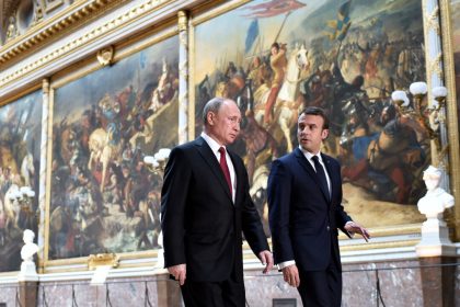 macron,-putin-hold-1st-phone-call-since-2022