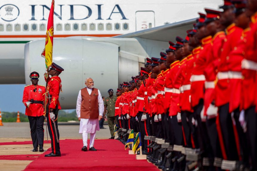 day-in-photos:-narendra-modi-visits-ghana,-spacex-to-build-antennas-in-switzerland,-and-yellow-eyed-penguins