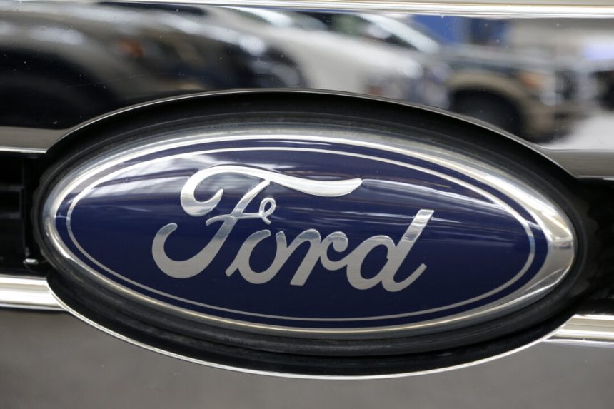 ford-recalls-more-than-200,000-vehicles-over-malfunctioning-rearview-camera