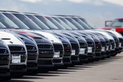 record-1-in-5-buyers-of-new-cars-committing-to-$1,000-plus-monthly-payments:-edmunds