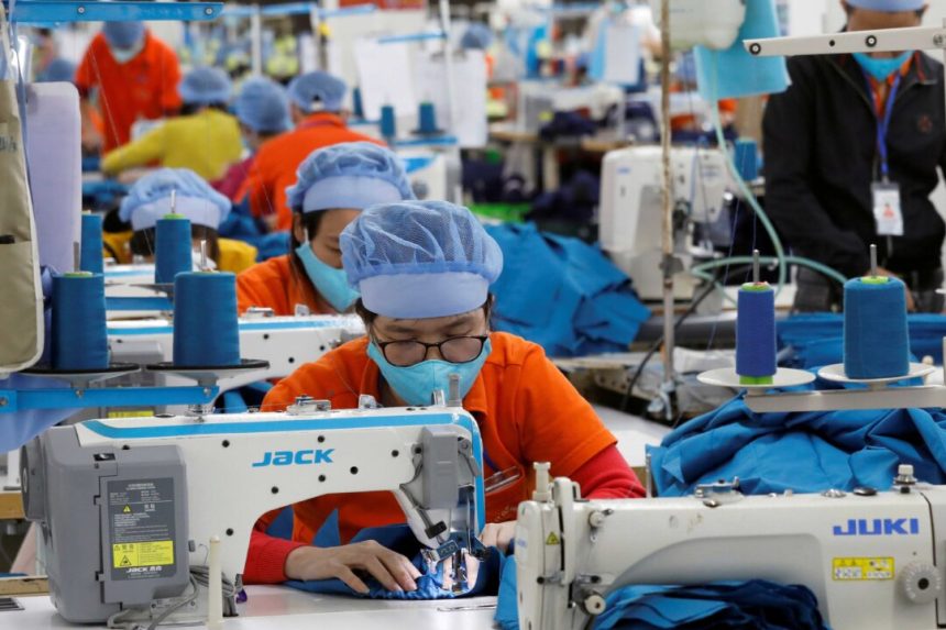 us-keeps-pressure-on-chinese-goods-amid-vietnam-trade-deal