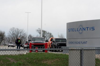 nhtsa-opens-recall-query-into-about-299,000-stellantis-vehicles