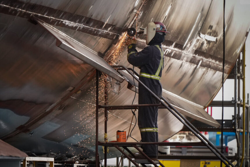 canada-adds-surprise-83,000-jobs-in-june,-driving-unemployment-rate-down-to-6.9%