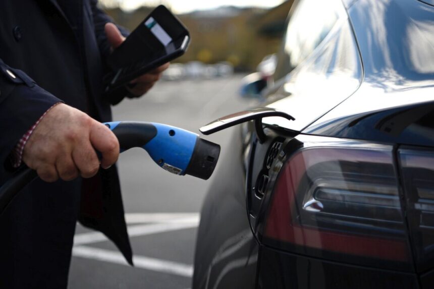 uk-launches-$845-million-ev-grant-scheme-to-boost-electric-car-sales