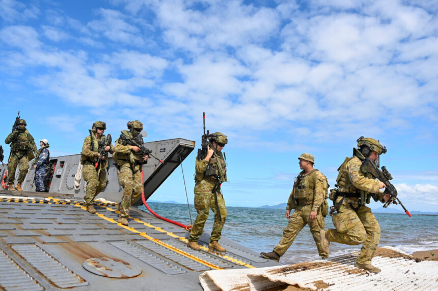 day-in-photos:-amphibious-landing-rehearsal,-grand-canyon-fire,-end-of-san-fermin
