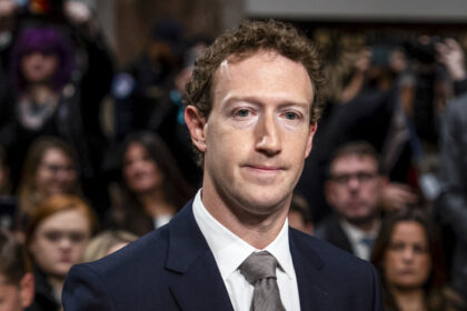 zuckerberg,-former-meta-leaders-face-$8-billion-trial-over-facebook-privacy-practices