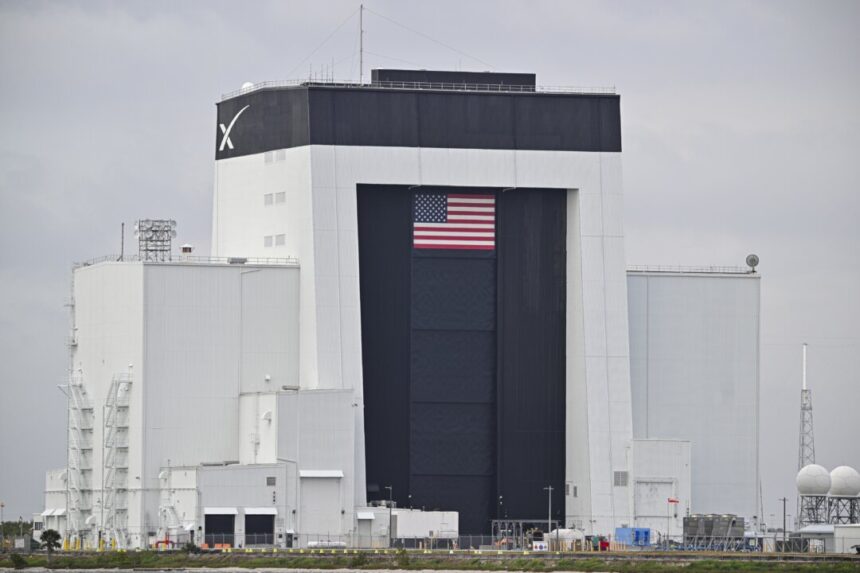 spacex-launches-24-amazon-satellites-for-global-broadband-mission