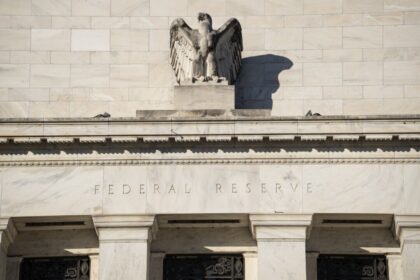 fed’s-kugler-urges-holding-interest-rates-steady-amid-tariff-driven-inflation-risks