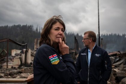 alberta-premier-demands-apology-over-critical-wildfire-report-by-town-of-jasper