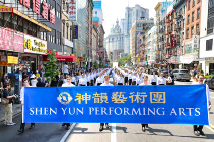 hundreds-of-shen-yun-artists-join-march-in-new-york,-warn-of-ccp’s-repression-in-america