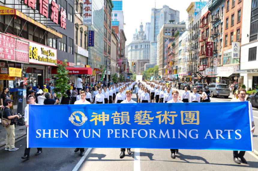 hundreds-of-shen-yun-artists-join-march-in-new-york,-warn-of-ccp’s-repression-in-america