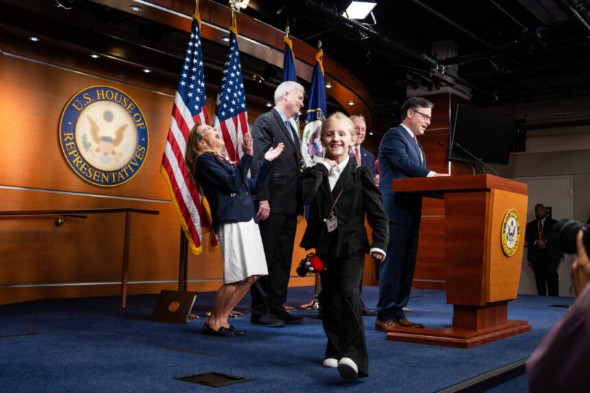 day-in-photos:-gop-press-conference,-flood-in-the-philippines,-and-fishing-cat