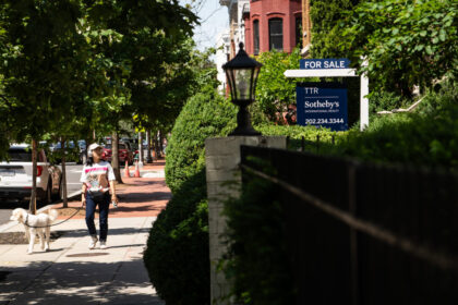 us-home-price-hit-record-high-in-june-at-$435,300