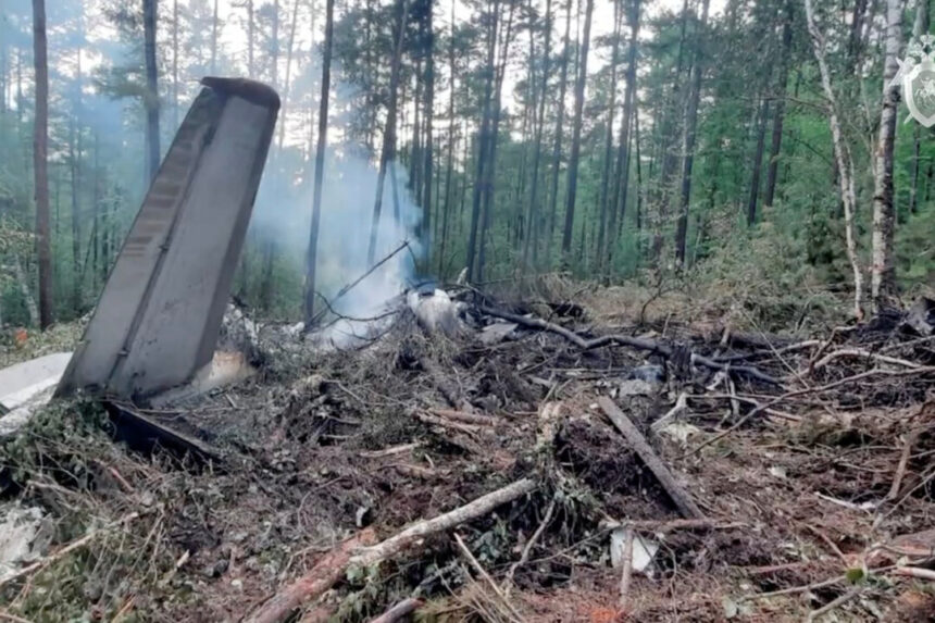 passenger-jet-crashes-in-russia’s-far-east-killing-48,-officials-say