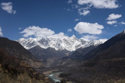 china’s-$167-billion-tibetan-dam-alarms-scientists,-neighbors