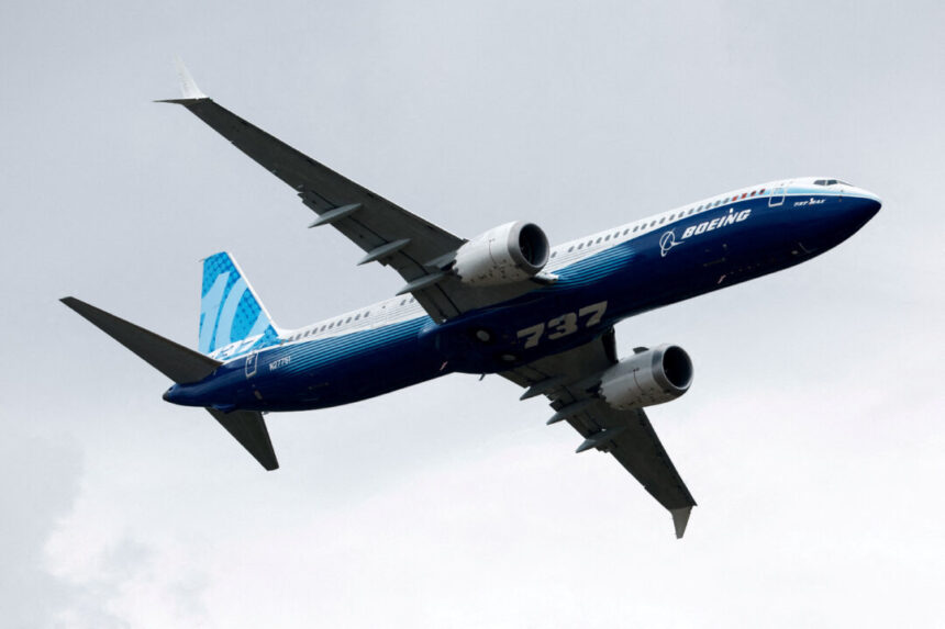 russian-boeing-737-lands-safely-after-turning-back-with-cabin-pressure-issue,-flight-data-shows
