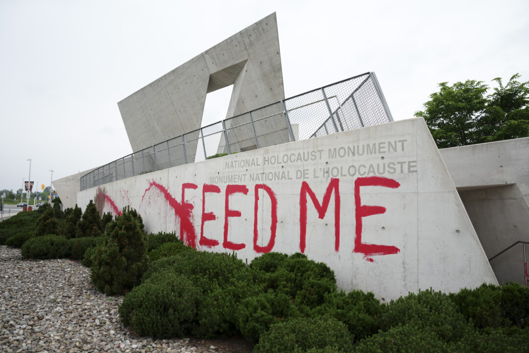 former-city-of-ottawa-lawyer-pleads-guilty,-out-on-bail-for-vandalizing-holocaust-monument former-city-of-ottawa-lawyer-pleads-guilty,-out-on-bail-for-vandalizing-holocaust-monument