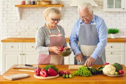older-adults-who-follow-healthy-diets-accumulate-chronic-diseases-more-slowly-–-new-study