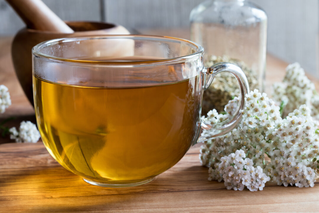 yarrow:-the-ancient-remedy-that-calms-your-nerves-and-stops-nose-bleeds