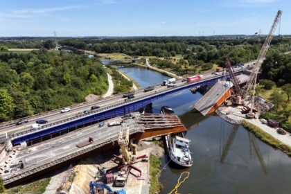 european-roads,-bridges,-rail-unfit-for-war-with-russia:-eu-transport-chief