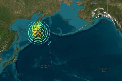 8.7-magnitude-earthquake-off-russia-triggers-tsunami-warnings-across-northern-pacific