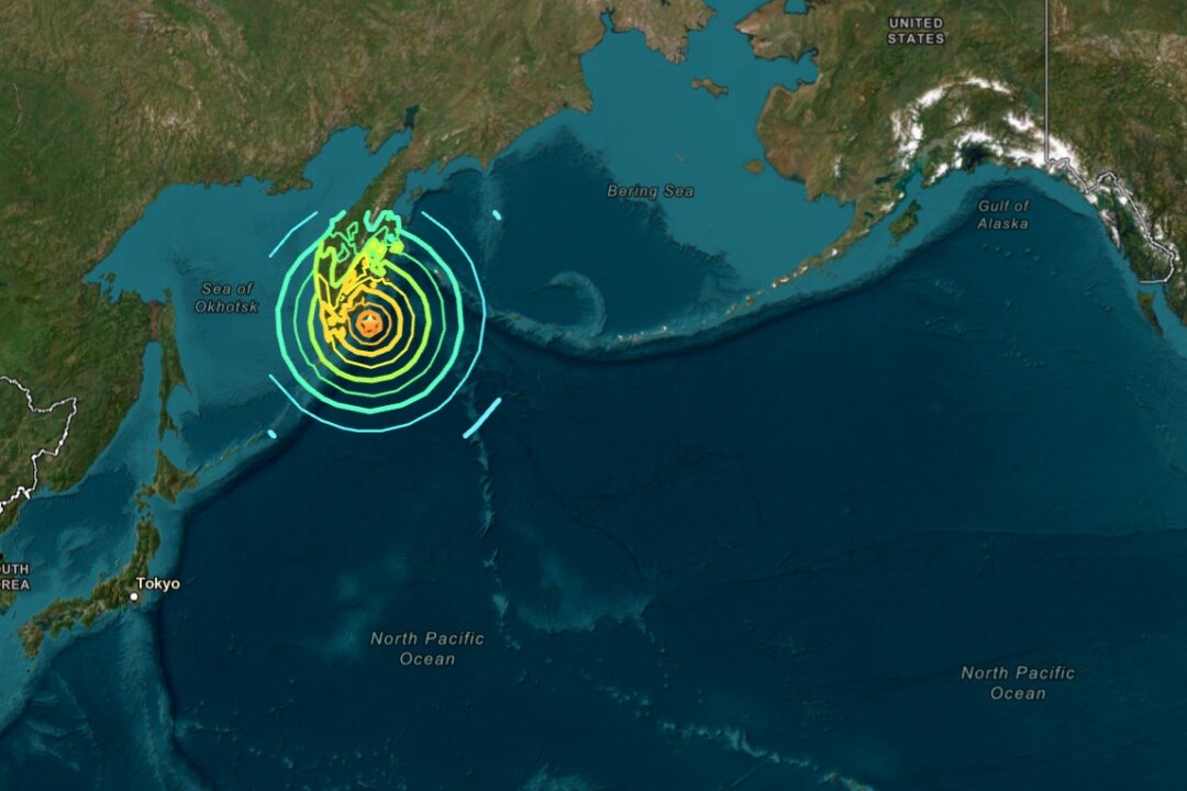 8.7-magnitude-earthquake-off-russia-triggers-tsunami-warnings-across-northern-pacific 8.7-magnitude-earthquake-off-russia-triggers-tsunami-warnings-across-northern-pacific