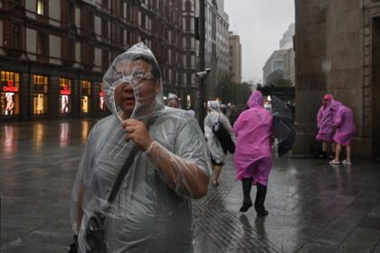 typhoon-co-may-makes-2nd-landfall-in-shanghai-after-280,000-residents-evacuate