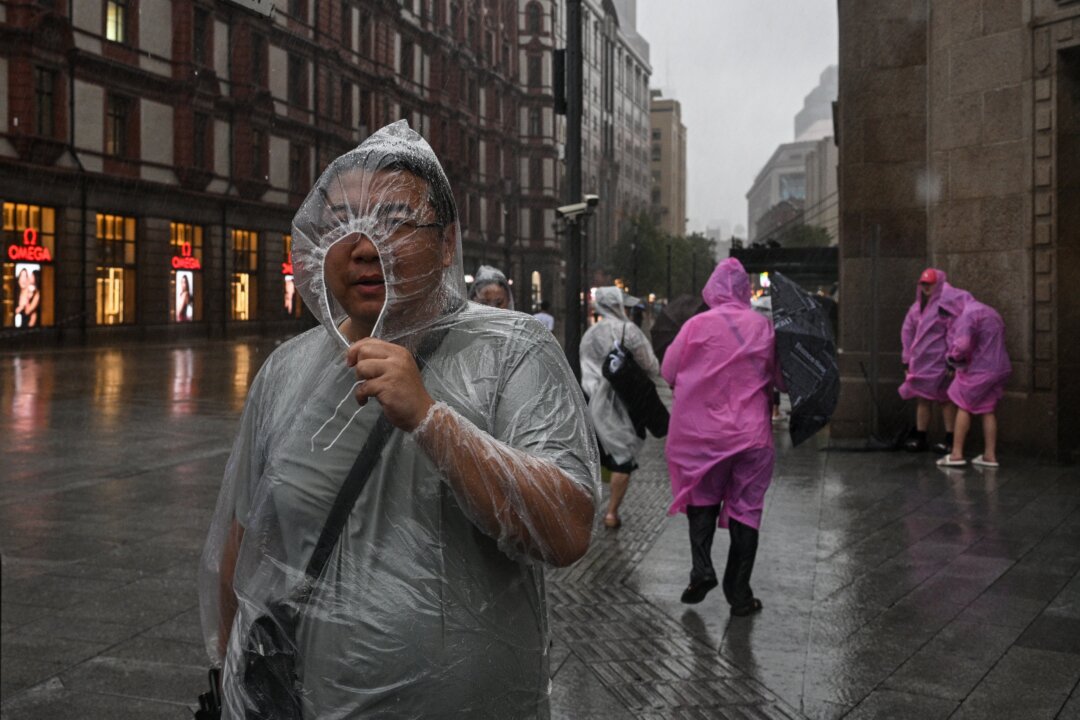 typhoon-co-may-makes-2nd-landfall-in-shanghai-after-280,000-residents-evacuate typhoon-co-may-makes-2nd-landfall-in-shanghai-after-280,000-residents-evacuate