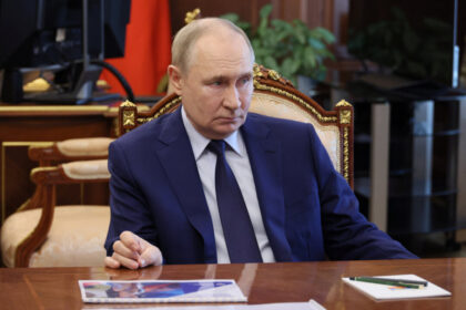 putin-says-he-hopes-ukraine-peace-talks-will-continue-as-trump’s-sanctions-deadline-looms