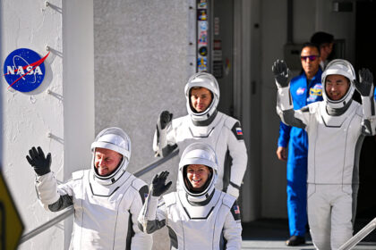 us,-russia-space-chiefs-hold-first-direct-meeting-since-2018,-vow-to-continue-cooperation