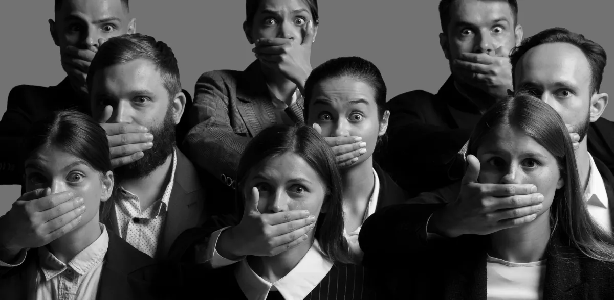 how-the-british-government-silenced-the-“free”-press,-made-truth-illegal