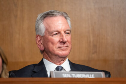 senator-introduces-legislation-to-ban-us-visas-for-chinese,-iranian-students