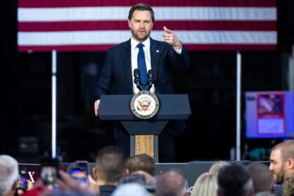 jd-vance-to-meet-uk-foreign-secretary-as-he-arrives-for-holiday-in-england