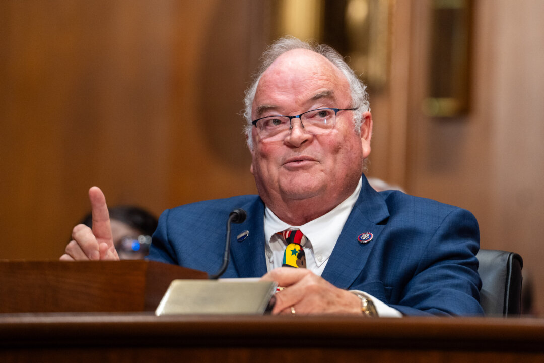 trump-replaces-irs-commissioner-billy-long trump-replaces-irs-commissioner-billy-long