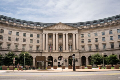 epa-deregulation:-a-boost-for-legacy-automakers,-a-test-for-evs
