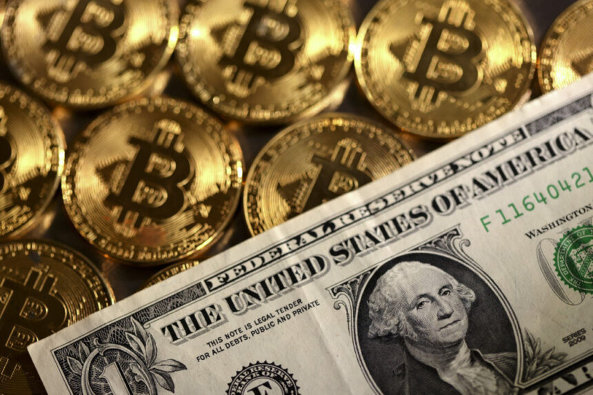 trump-directs-that-crypto,-private-equity-investments-be-allowed-in-401(k)s
