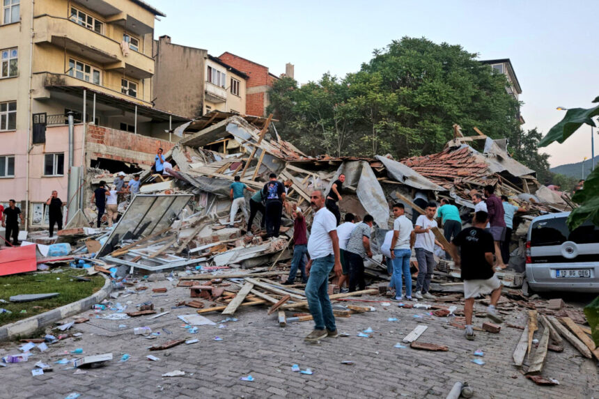 magnitude-6.1-earthquake-hits-turkey’s-balikesir-province,-killing-1-and-collapsing-buildings