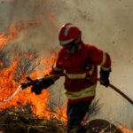 replay:-firefighters-battle-blaze-in-northern-portugal