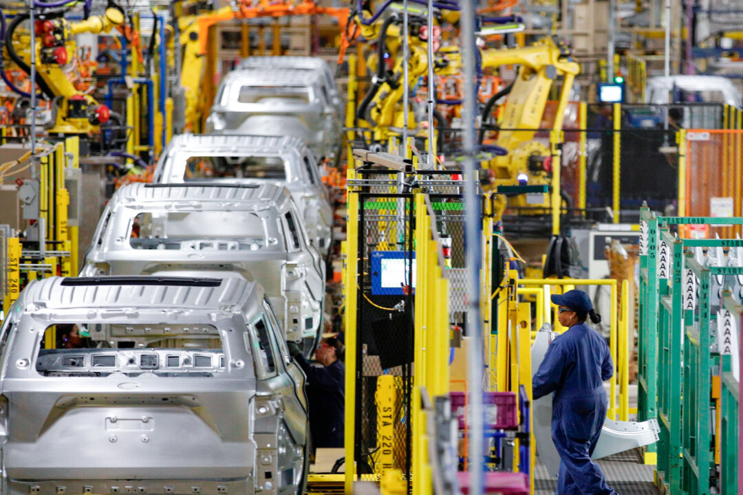 new-york-manufacturing-employment-down-45-percent-since-2000:-analysis