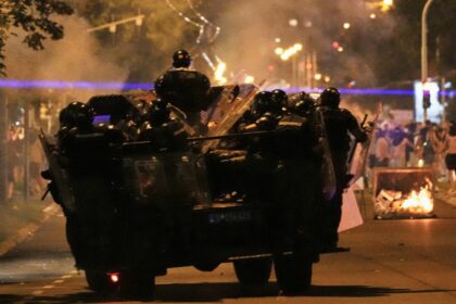 thousands-protest-as-serbian-president-warns-of-‘colored-revolution’