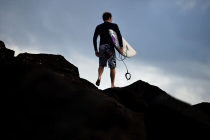 surfer-survives-close-call-with-great-white-shark-in-australia