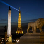 eiffel-tower-lit-in-blue-and-yellow-on-ukraine’s-independence-day