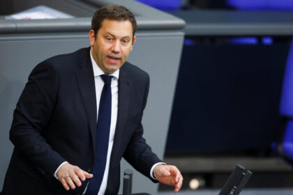 berlin-doubles-down-on-support-for-kyiv,-reiterates-call-for-security-guarantees