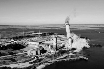 us-energy-chief-vows-to-issue-more-emergency-orders-to-keep-coal,-gas-fired-plants-open